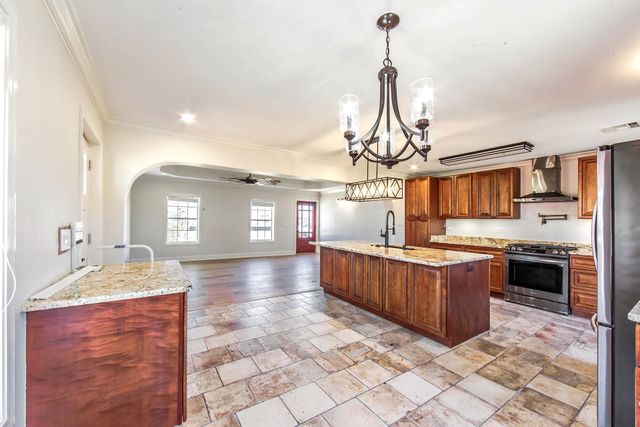 131 Fern, Houma, LA 70364