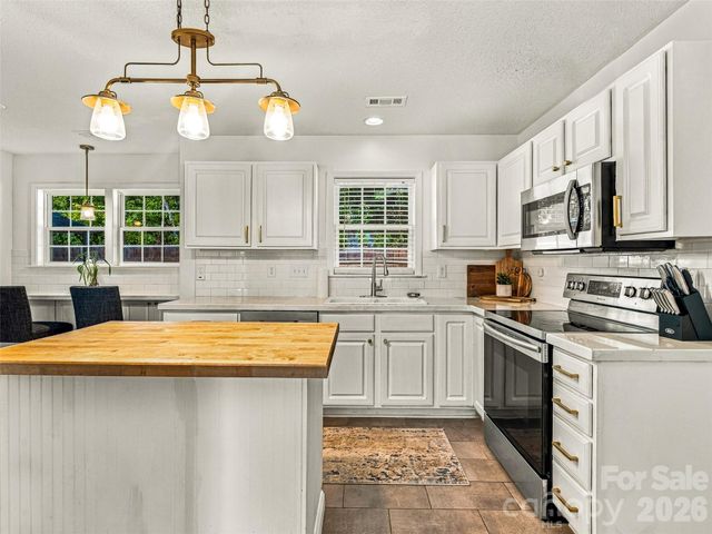 57 N Sunberry Trail, Fletcher, NC 28732