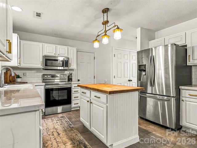 57 N Sunberry Trail, Fletcher, NC 28732