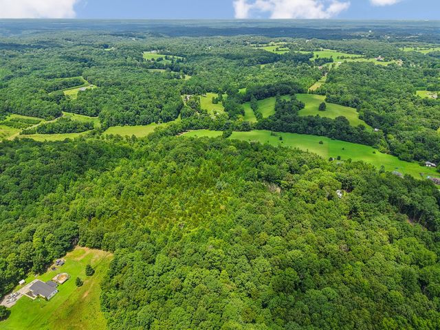 4876 Louise Creek Rd, Cunningham, TN 37052