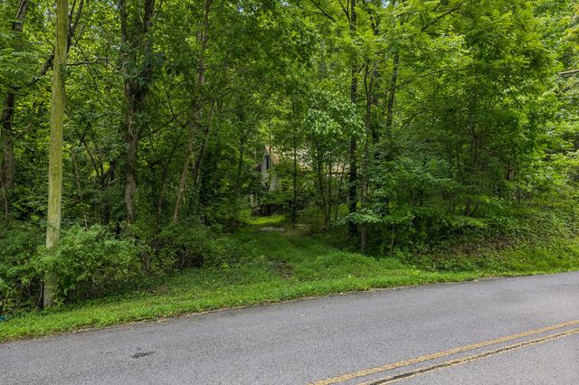 4876 Louise Creek Rd, Cunningham, TN 37052