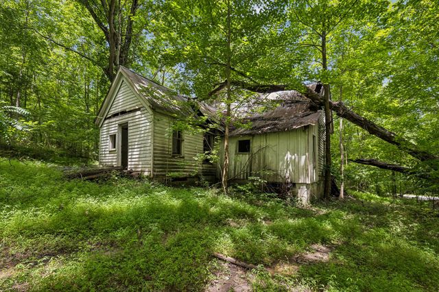 4876 Louise Creek Rd, Cunningham, TN 37052