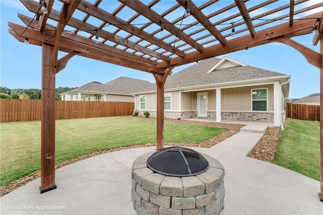 4234 W Buckaroo Street, Fayetteville, AR 72704