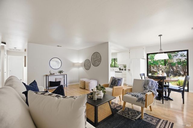 758 Pueblo Ave, Napa, CA 94558