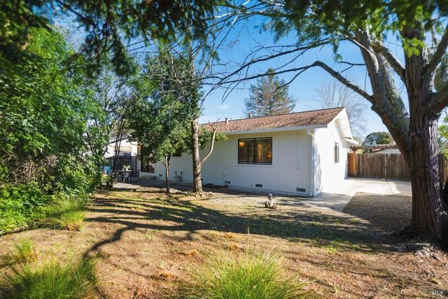 758 Pueblo Ave, Napa, CA 94558