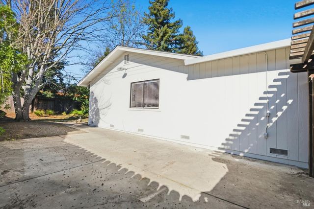 758 Pueblo Ave, Napa, CA 94558