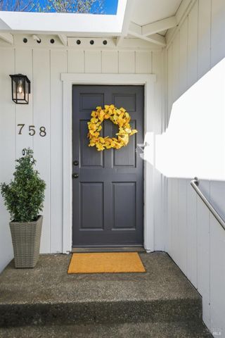 758 Pueblo Ave, Napa, CA 94558