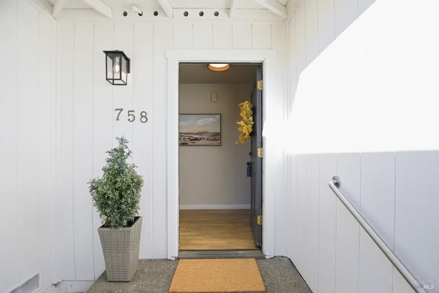 758 Pueblo Ave, Napa, CA 94558