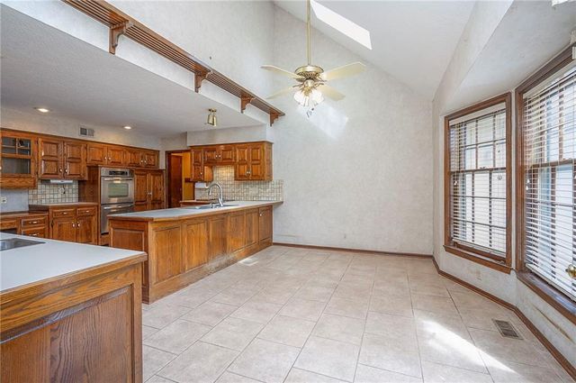 4417 W 130th Street, Leawood, KS 66209