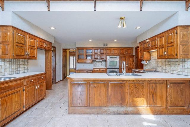 4417 W 130th Street, Leawood, KS 66209