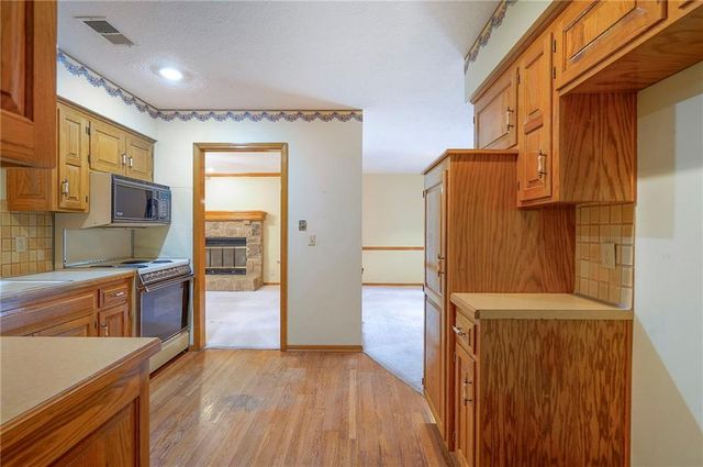 4417 W 130th Street, Leawood, KS 66209