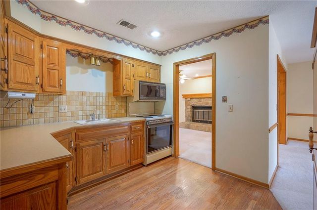 4417 W 130th Street, Leawood, KS 66209