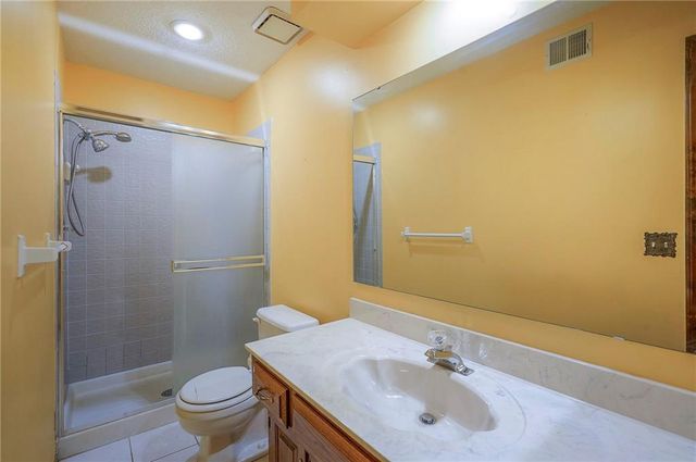 4417 W 130th Street, Leawood, KS 66209