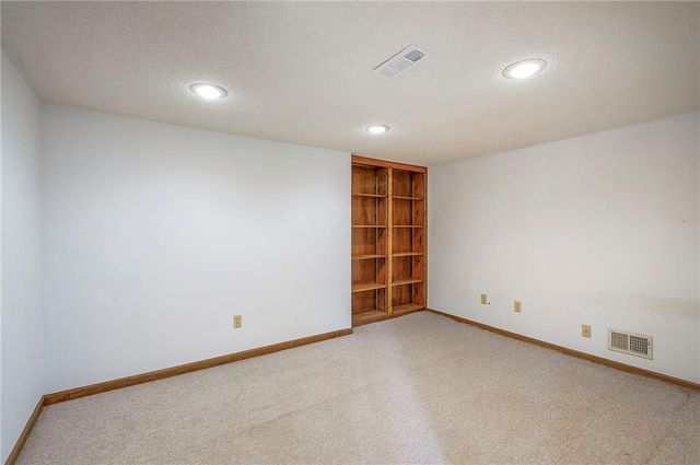 4417 W 130th Street, Leawood, KS 66209