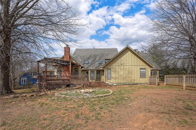 4417 W 130th Street, Leawood, KS 66209