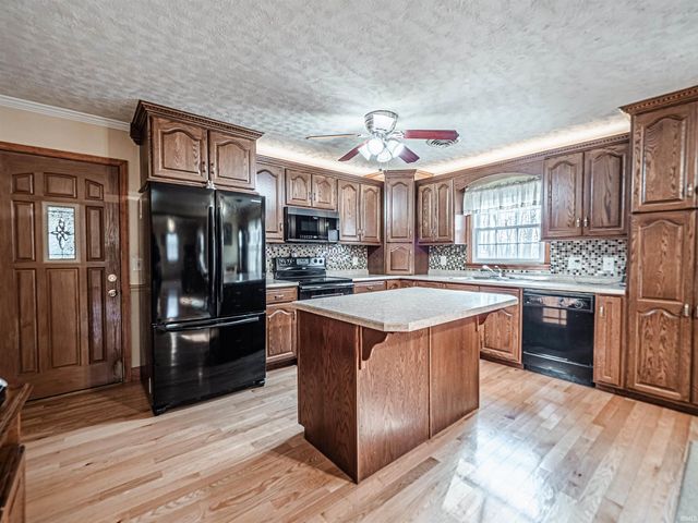 6617 W Mill Road, Evansville, IN 47720
