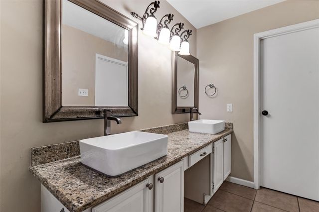15 Tulip Hill Court, The Woodlands, TX 77380