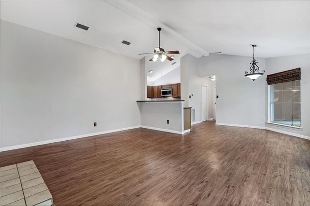 15 Tulip Hill Court, The Woodlands, TX 77380