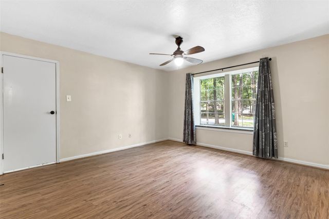 15 Tulip Hill Court, The Woodlands, TX 77380