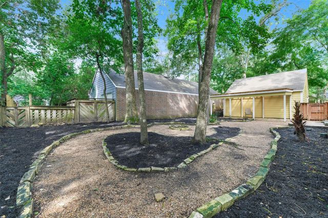 15 Tulip Hill Court, The Woodlands, TX 77380