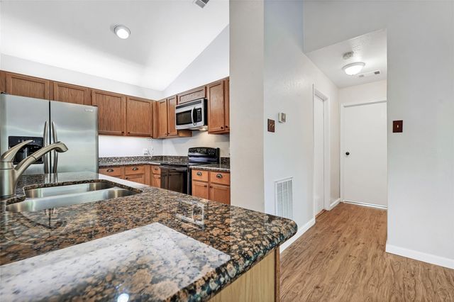 15 Tulip Hill Court, The Woodlands, TX 77380