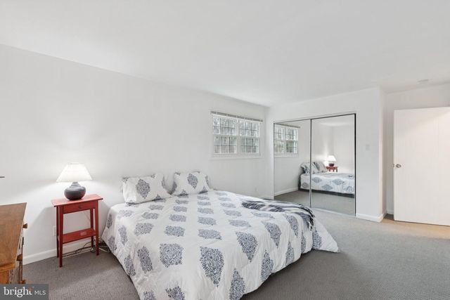 105 COUNTRY CLUB PL, Cherry Hill, NJ 08003