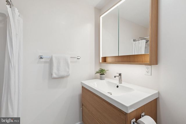 105 COUNTRY CLUB PL, Cherry Hill, NJ 08003