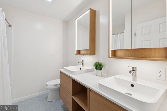 105 COUNTRY CLUB PL, Cherry Hill, NJ 08003