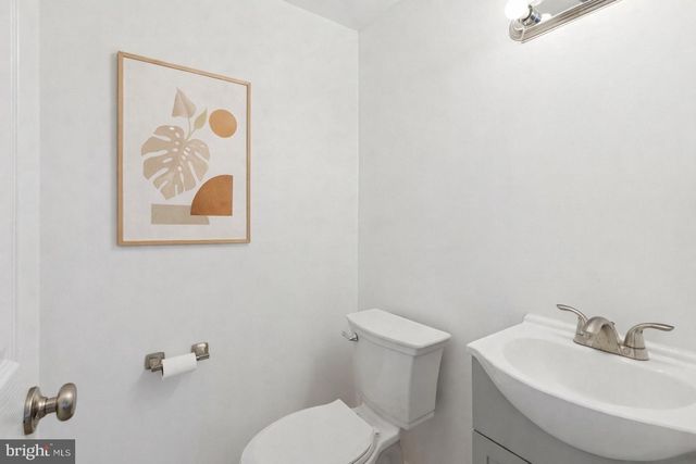 105 COUNTRY CLUB PL, Cherry Hill, NJ 08003