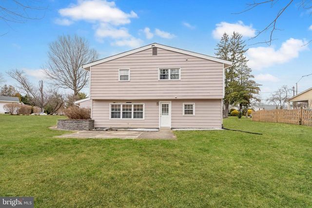 105 COUNTRY CLUB PL, Cherry Hill, NJ 08003