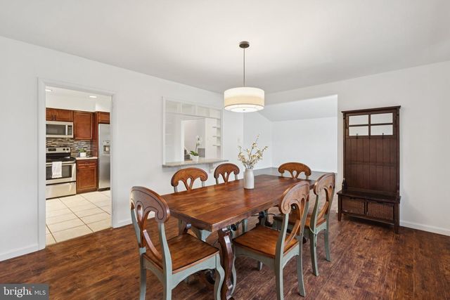 105 COUNTRY CLUB PL, Cherry Hill, NJ 08003