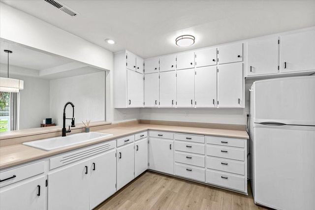 4127 Fern Valley Road, Phoenix, OR 97535