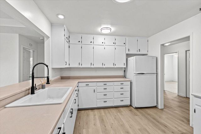 4127 Fern Valley Road, Phoenix, OR 97535