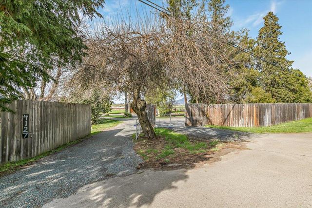 4127 Fern Valley Road, Phoenix, OR 97535