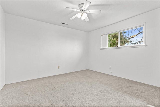 4127 Fern Valley Road, Phoenix, OR 97535