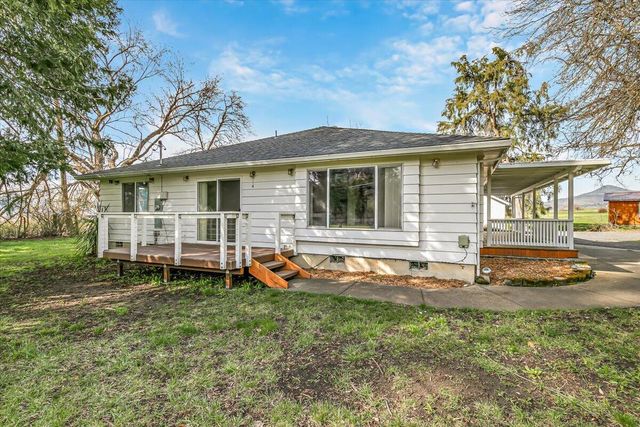 4127 Fern Valley Road, Phoenix, OR 97535