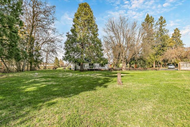 4127 Fern Valley Road, Phoenix, OR 97535