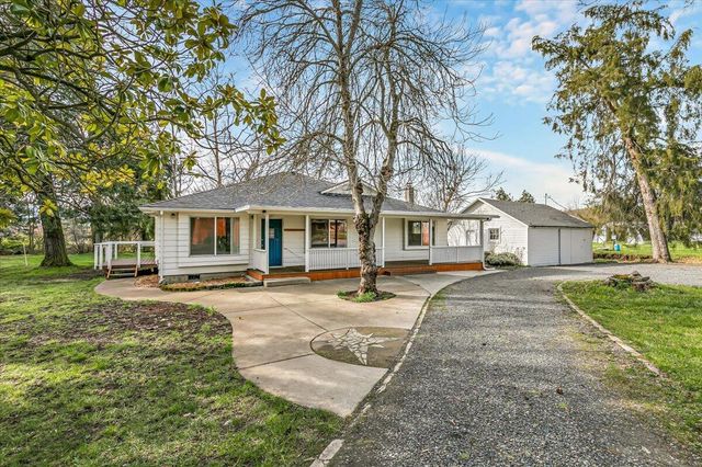 4127 Fern Valley Road, Phoenix, OR 97535