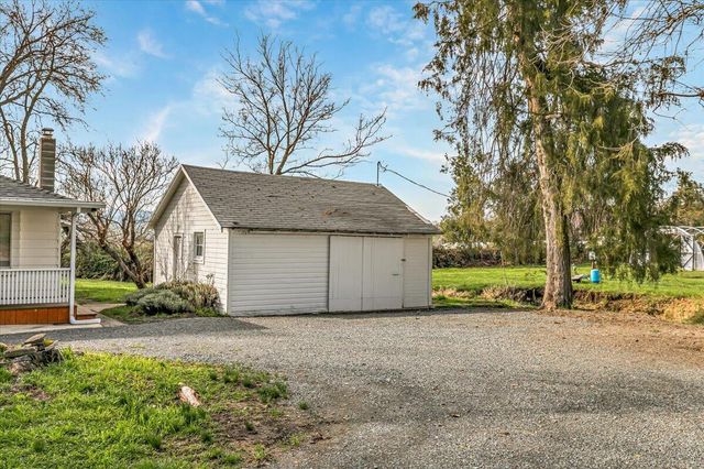 4127 Fern Valley Road, Phoenix, OR 97535