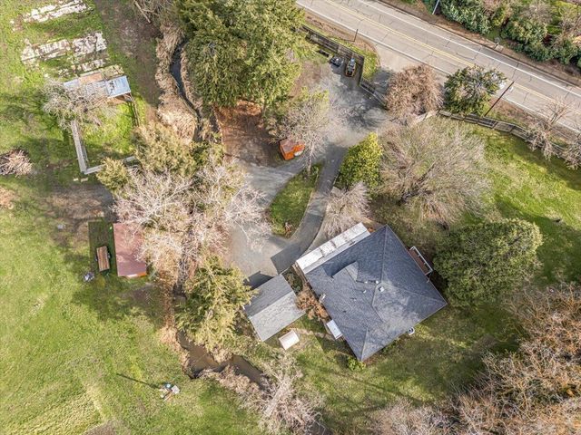 4127 Fern Valley Road, Phoenix, OR 97535