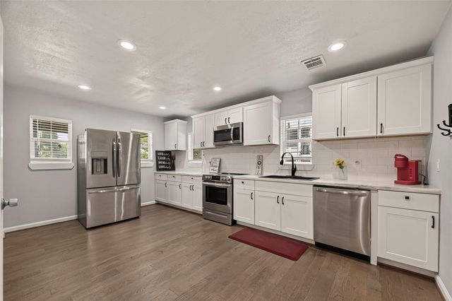 3201 Binz Street, Houston, TX 77004