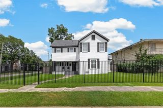3201 Binz Street, Houston, TX 77004