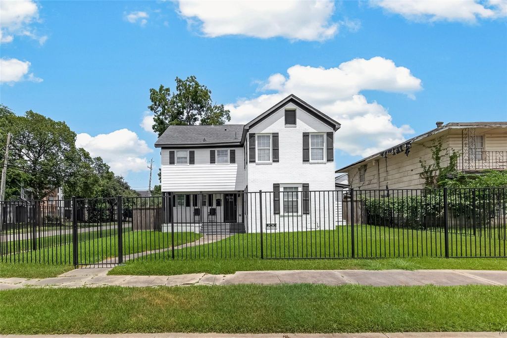 3201 Binz Street, Houston, TX 77004