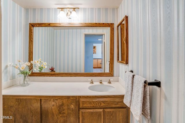 945 McHugh Court, Ventura, CA 93003