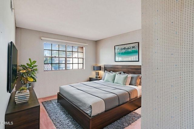 945 McHugh Court, Ventura, CA 93003