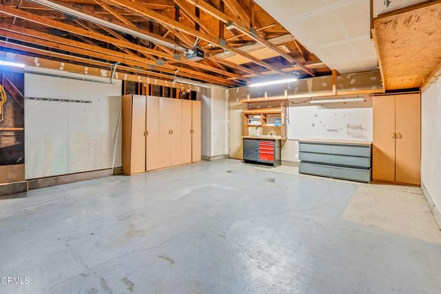 945 McHugh Court, Ventura, CA 93003