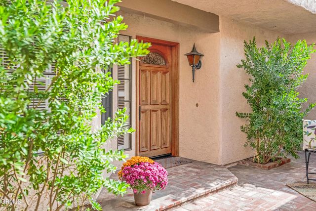 945 McHugh Court, Ventura, CA 93003