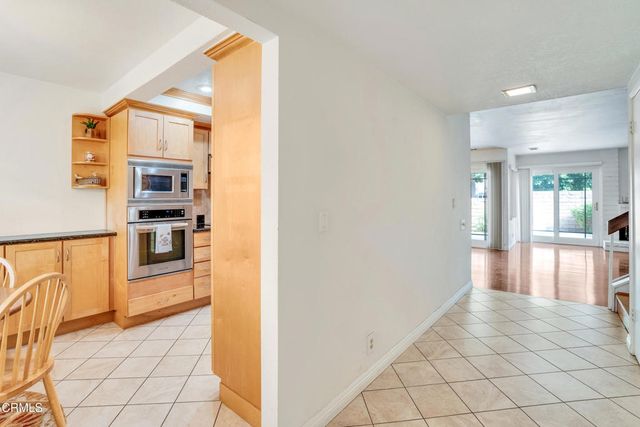 945 McHugh Court, Ventura, CA 93003