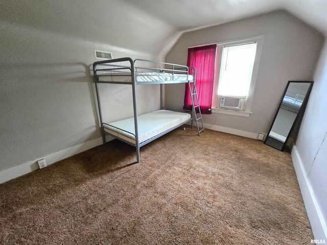 1201 E Noleman Street, Centralia, IL 62801