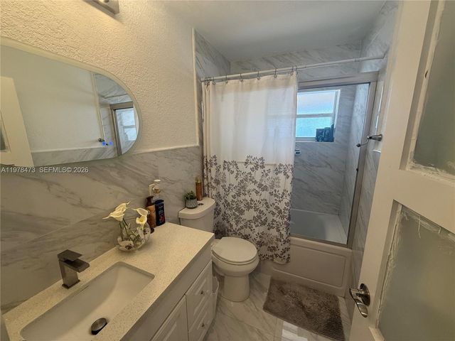 18501 NW 30th Ave, Miami Gardens, FL 33056